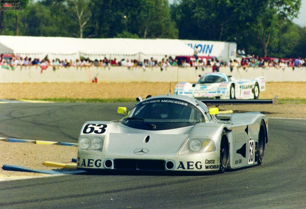 1989: Sauber-Mercedes C9 - Jochen Mass, Manuel Reuter und Stanley Dickens sorgten im Jahr 1989, 34 Jahre nach der Katastrophe von 1955, für eine triumphale Rückkehr von Mercedes nach Le Mans. In diesem Jahr wurde die Hunaudieres-Gerade, auf der die Gruppe-C-Renner damals über 400 km/h schnell wurden, zum letzten Mal ohne Schikanen gefahren.