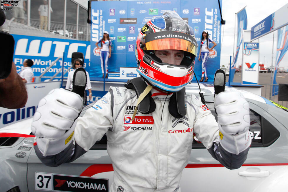 12. April 2014: Jose-Maria Lopez überrascht sie alle. Beim WTCC-Saisonauftakt in Marrakesch stellt er seinen Citroen C-Elysee auf die Pole-Position und sorgt damit für die erste Sensation. Die fünf Punkte für Startplatz eins spülen ihn auch auf den ersten Platz in der WM-Gesamtwertung. Er ist erster Spitzenreiter der neuen Saison.