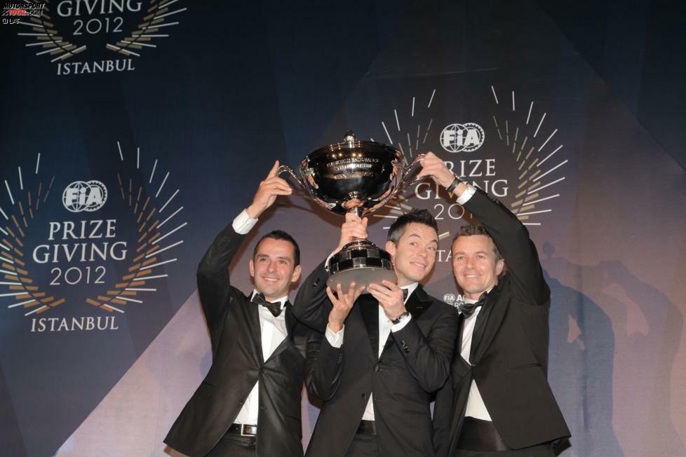 Im Folgejahr wiederholen Lotterer/Treluyer/Fässler nicht nur ihren Erfolg an der Sarthe, sondern sie setzen noch einen drauf. Das Trio darf sich am Ende des Jahres bei der FIA-Preisvergabe in Istanbul feiern lassen: Langstrecken-Weltmeister 2012.