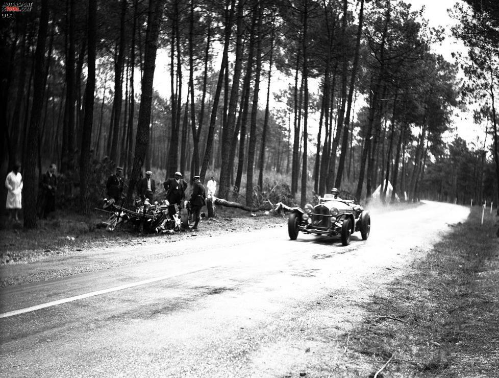 Alfa Romeo löste 1931 die bis dorthin in Serie siegenden Bentleys ab. Die Italiener holten sich bis 1934 vier Gesamtsiege in Folge. Unter anderem fuhr der legendäre Tazio Nuvolari 1933 im Alfa Romeo 8C (Foto) nach 24 Stunden als Erster über den Zielstrich. In jener Zeit mischte auch eine Frau die Szene ordentlich auf: Odette Siko erreichte 1932 im etwas kleineren Alfa Romeo 6C das Ziel auf Platz vier. Die Französin startete viermal beim Klassiker - ebenso oft wie Claudia Hürtgen, Lella Lombardi und Vanina Ickx.