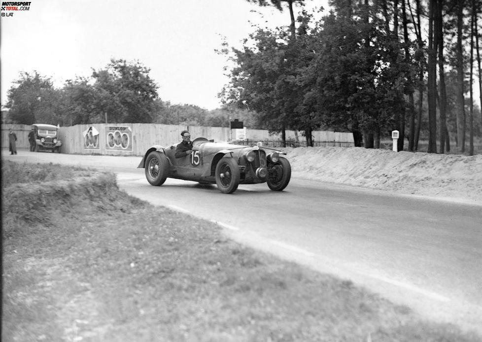 Die Blütezeit des französischen Automobilherstellers Delahaye (1894 bis 1954) rundeten die Rennfahrer Eugene Chaboud und Jean Tremoulet im Jahr 1938 im 135S mit einem Sieg bei den 24 Stunden von Le Mans ab. Delahaye galt damals als äußerst innovativ - die Version 145 V12 (mit Magnesium-Zylinderkopf) aber auch als unzuverlässig im Dauerbetrieb. Nur mit Glück konnte man sich mit dem bewährten V6-Motor im 135S gegen eine ganze Armada von schnelleren Talbot-Autos durchsetzen.