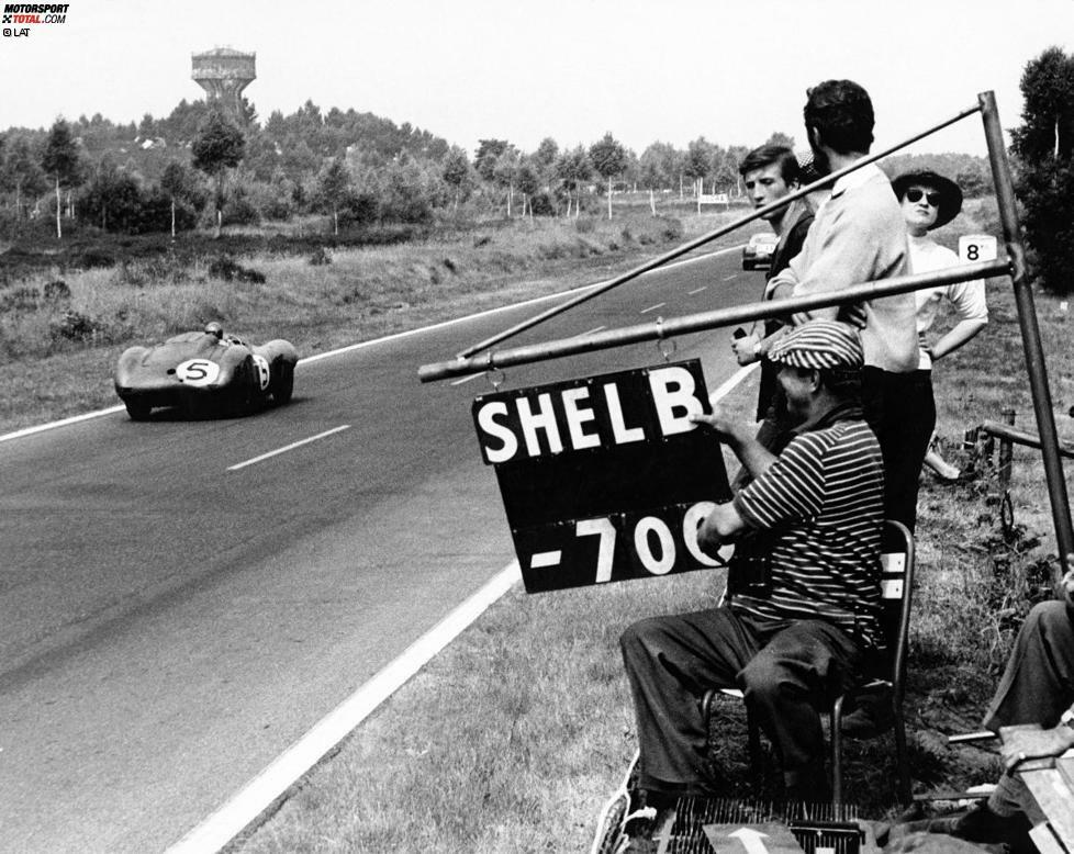 Aston Martin hat es an der Sarthe oft versucht, war bislang aber nur einmal im Kampf um den Gesamtsieg erfolgreich: 1959 feierten die Briten einen Doppelsieg mit dem DBR1. Carroll Shelby und Roy Salvadori setzten sich am Ende gegen Trintignant/Frere durch. Und Stirling Moss schaute wieder einmal in die Röhre: Der Brite schied wie im Jahr 1958 mit Motorschaden aus. Auch in der Formel 1 war Moss kein Glückspilz: viermal war er Vizechampion. Er gilt als erfolgreichster Grand-Prix-Pilot ohne WM-Titel.
