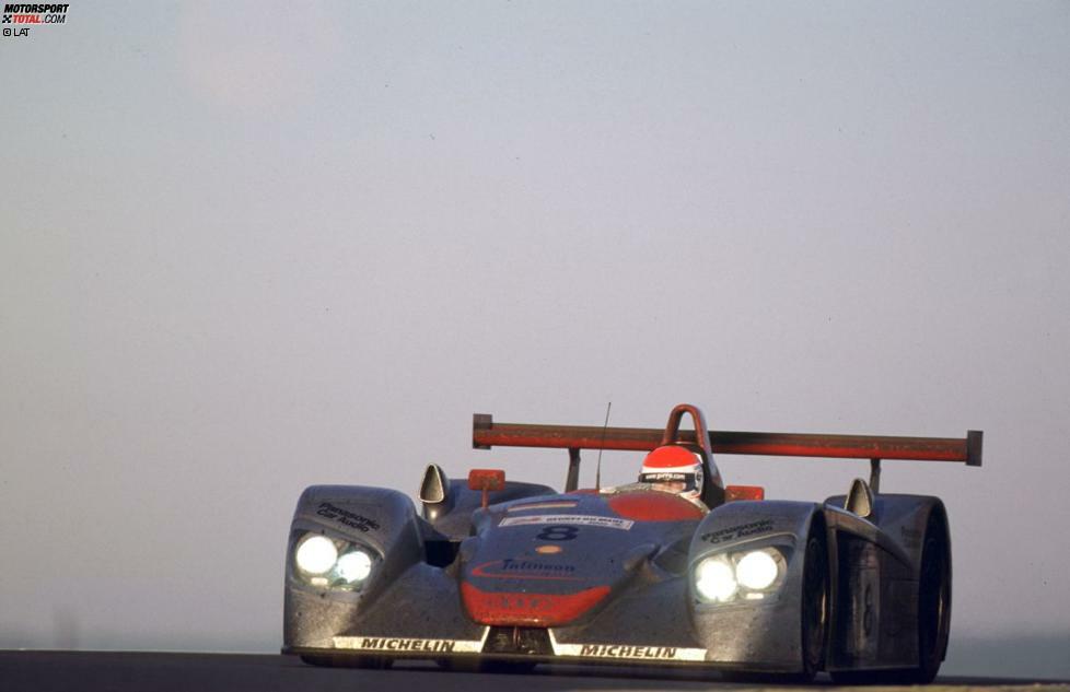 Audi hat die vergangenen Jahre an der Sarthe eindeutig bestimmt. Man sammelte in 14 Jahren insgesamt zwölf Siege. Den Auftakt machten im Jahr 2000 Frank Biela, Tom Kristensen und Emanuele Pirro, die im offenen R8 (Foto) den ersten Erfolg für die Ingolstädter markieren konnten. Im Jahr zuvor hatte man mit zwei Versionen des R8 in Frankreich debütiert: Joest setzte damals den R8R (offen), Audi Sport UK den R8C (geschlossen) ein.