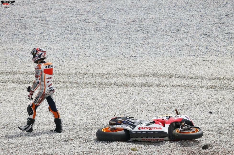 Am dritten Tag des Sepang-Tests warf Marquez sein neues Arbeitsgerät erstmals in den Kies. Der Spanier sprach damals von einer 