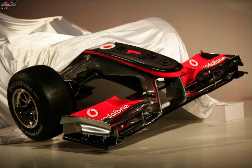 McLaren gelingt es, die Startnummer 1 auch im Jahr darauf zu behalten. 2010 aber zu Ehren von Weltmeister Jenson Button, der im vorangegangenen Jahr noch auf Brawn triumphiert hatte.