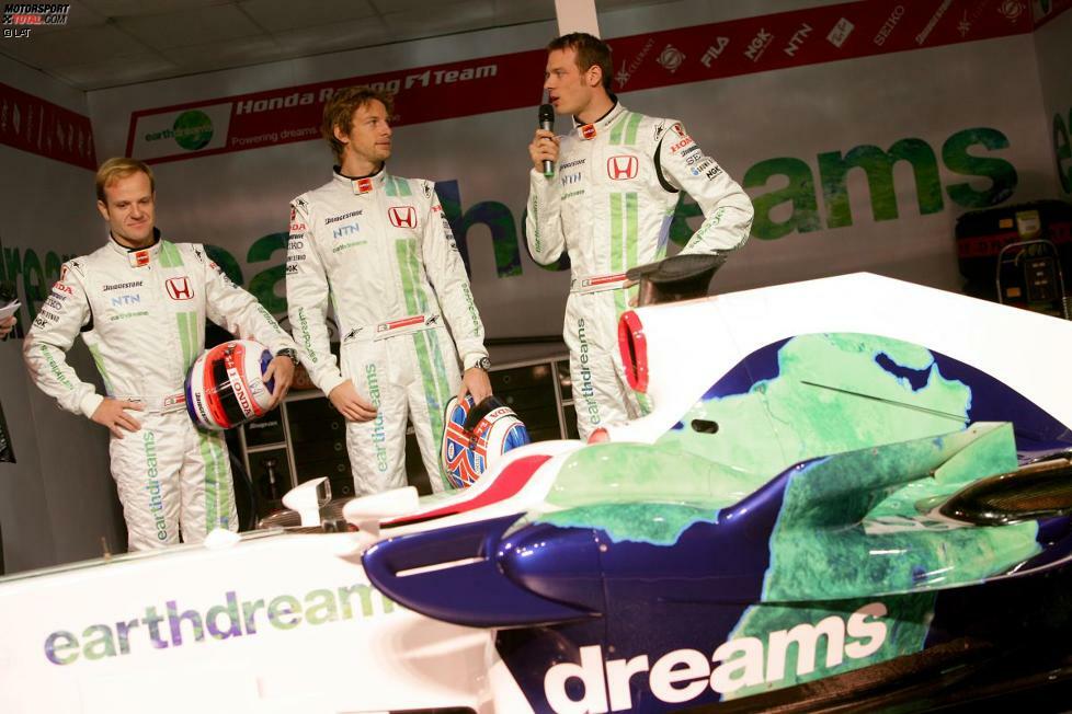 2008: Rubens Barrichellos skeptischer Blick sagt alles: Mit einer überarbeiteten Version schickt Honda sein earthdream-Auto in eine zweite Saison, doch auch diese verläuft absolut enttäuschend. In Silverstone feiert Barrichello zwar einen überraschenden Podestplatz, doch nach der Saison ist für Honda Schluss und das Team zieht sich aus der Formel 1 zurück.