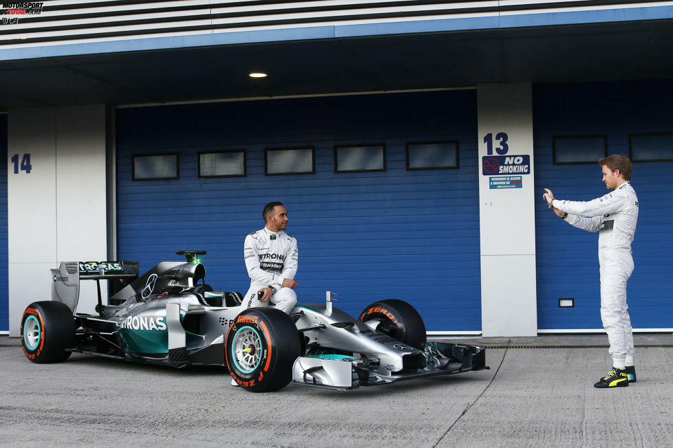 2014: Mercedes erntet die Früchte der Arbeit. Mit dem W05 setzt des Team das neue Reglement am besten um und gibt Hamilton und Rosberg ein Auto an die Hand, mit dem sie trotz interner Querelen die WM dominieren und den Titel unter sich ausmachen.