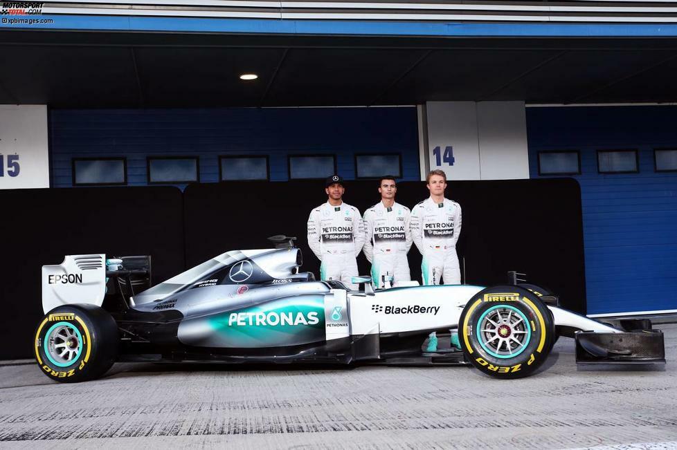 2015: Mercedes bleibt sich treu und präsentiert den W06, mit dem der WM-Titel verteidigt werden soll, erneut an der Rennstrecke in Jerez. Mit dabei ist in diesem Jahr auch Testfahrer Pascal Wehrlein.