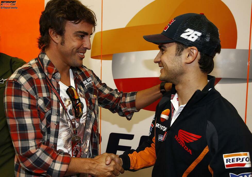 Formel-1-Pilot Fernando Alonso nutzt das freie Wochenende, um die MotoGP-Piloten zu besuchen. Unter anderem wünscht er Honda-Pilot Dani Pedrosa viel Glück. Am Samstag fährt Pedrosa im dritten und vierten Freien Training die Bestzeit, kommt im Q2 aber nicht über den vierten Startplatz hinaus.