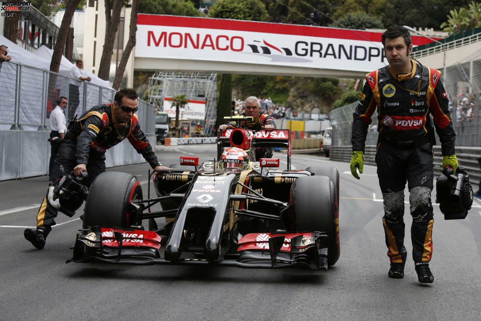 Zuletzt von Medien und Fans wegen seiner vielen Crashes arg gescholten, kommt Pastor Maldonado beim Grand Prix von Monaco keinen Meter weit. Bereits vor der Aufwärmrunde gibt sein Lotus den Geist auf, und auch der Versuch, das Rennen aus der Boxengasse aufzunehmen, scheitert. Was da viele noch gar nicht merken: Sowohl Sauber-Pilot Esteban Gutierrez als auch die Marussia-Fahrer lassen keine Lücke in der Startaufstellung und 