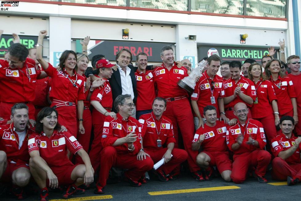 Der Rest ist pure Erfolgsgeschichte: Die fünf Jahre zwischen 2000 und 2004 sind die rote Ära in der Formel 1. Schumacher gewinnt fünf WM-Titel in Folge und sorgt für die größte Dominanz der Geschichte. Es ist der Höhepunkt in der Karriere des Luca di Montezemolo, der auf sein Erfolgsgespann Jean Todt, Michael Schumacher und Ross Brawn bauen kann.