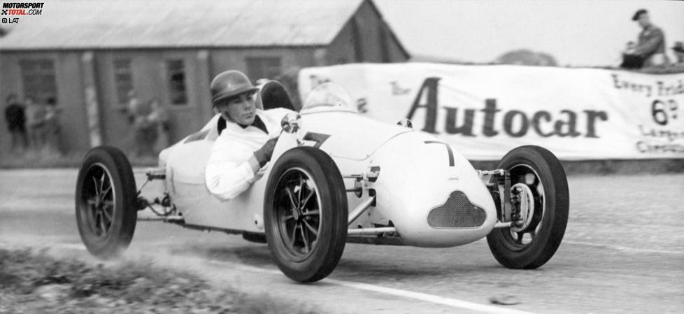 Die Rennfahrerkarriere von Stirling Moss (geboren am 17. September 1929 in London) beginnt 1948 am Steuer eines Cooper 500 in der Britischen Formel 3