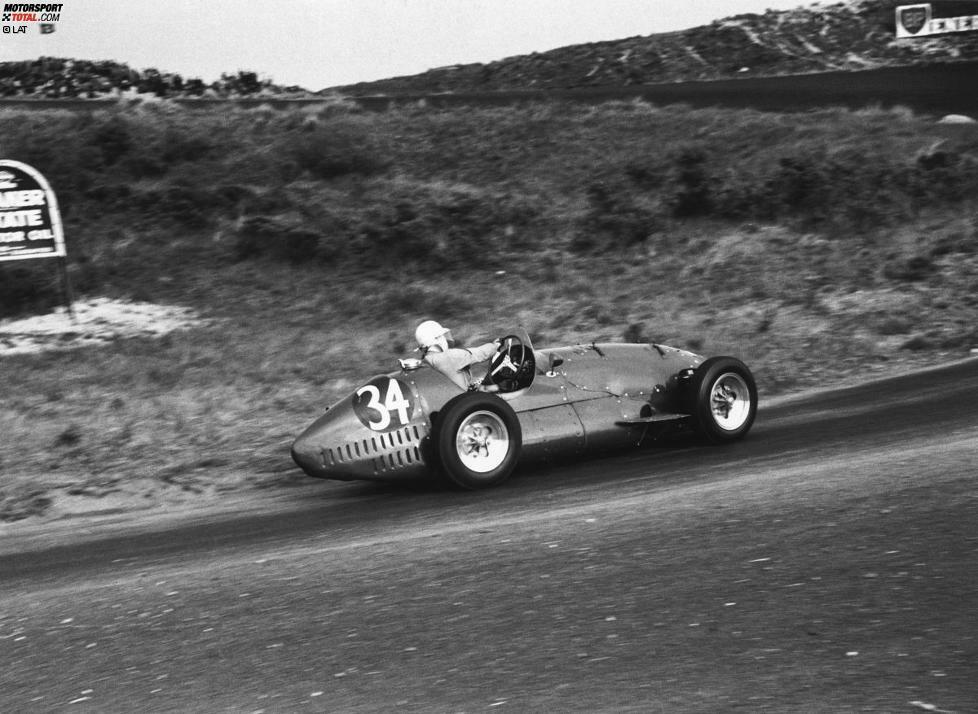 1953 sitzt Moss beim Grand Prix der Niederlande in Zandvoort (Foto) noch im Connaught, wechselt dann aber zu Cooper, wo sich erste Erfolge einstellen: Platz sechs beim Großen Preis von Deutschland auf dem Nürburgring