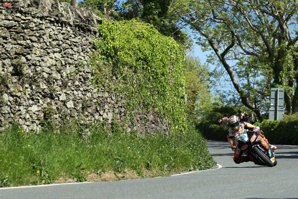 Motorsport-Weltwunder #3, Foto 4/10: Auf dem 60,7 Kilometer langen Snaefell Mountain Course wird jährlich die Isle of Man TT ausgetragen. Es handelt sich dabei um öffentliche Straßen, die den höchsten Berg der Insel, den Snaefell (621 Meter), passieren. Das Rennen gilt als eine der gefährlichsten Motorsportveranstaltungen der Welt.