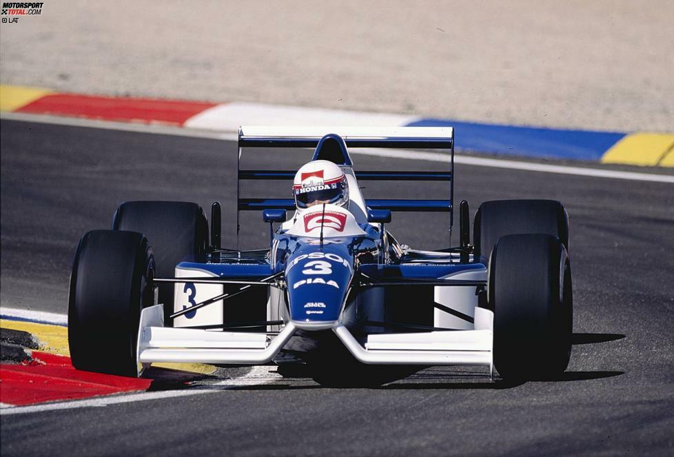 Den Tyrrell-Designern Harvey Postlethwaite und Jean-Claude Migeot kam vor der Saison 1990 die Idee, dass man auch ohne seitliche Schürzen mit dem Unterboden die Aerodynamik beeinflussen könnte. Allerdings war dafür erforderlich, einen Luftstrom unter das Chassis zu bekommen. Die hohe Nase, heute Standard in der Formel 1, war geboren.