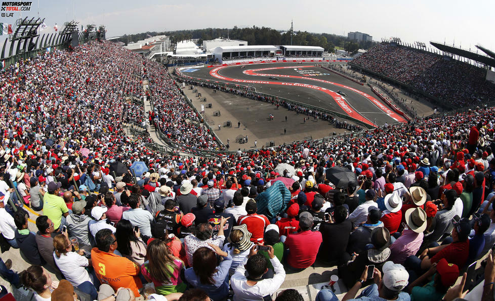 01.11.2015: Grand Prix von Mexiko in Mexiko-Stadt. Auch hier handelt es sich strenggenommen nur um eine Rückkehr, denn Mexiko-Stadt steht bereits bis einschließlich 1992 im Kalender. Das Autodromo Hermanos Rodriguez wird für das Comeback 2015 allerdings stark überarbeitet. So wird zum Beispiel die Peraltada nicht mehr komplett befahren. Neu ist dafür das spektakuläre Stadion, das bei den Fans gut ankommt.