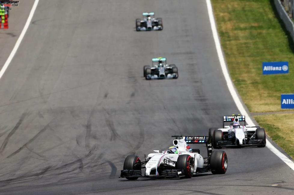 Massa führt den Grand Prix von Österreich an, als hätte er nie etwas anderes getan - aber nur bis zum ersten Boxenstopp. Der sollte das Rennen auf den Kopf stellen. Teamkollege Bottas folgt ihm bis dahin wie ein Schatten.