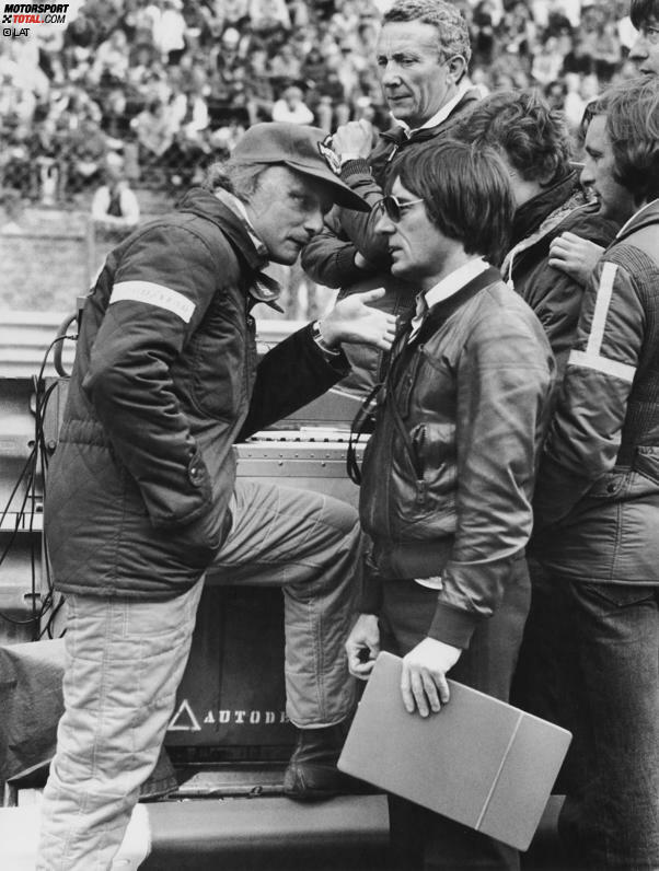 Paukenschlag 1979: Niki Lauda (hier mit seinem damaligen Brabham-Boss Bernie Ecclestone) verkündet nach dem Training in Montreal seinen sofortigen Rücktritt aus der Formel 1. Die Begründung des Österreichers ist bis heute legendär: 