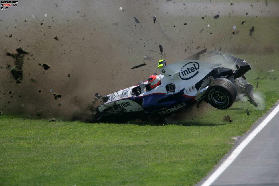 Robert Kubica geht zum ersten Mal in Montreal an den Start und erlebt im Rennen den bis dahin heftigsten Unfall seiner Karriere. Nach einer Kollision mit Jarno Trulli schlägt der BMW des Polen in die Mauer ein, überschlägt sich und wird völlig zerstört. Wie durch ein Wunder übersteht Kubica den Unfall ohne schwerere Verletzungen und muss anschließend nur ein Rennen pausieren.