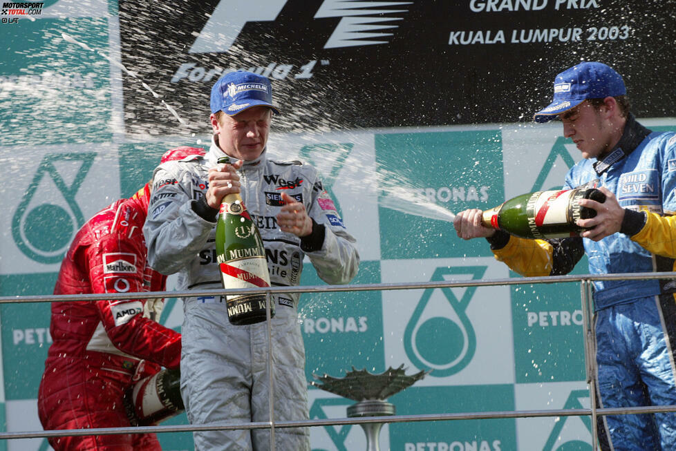 2003 gehen in Malaysia gleich zwei Sterne auf: Fernando Alonso (Renault) macht sich zum bis dato jüngsten Formel-1-Fahrer, der je eine Pole-Position geholt und ein Rennen angeführt hat, und Kimi Räikkönen feiert nach seinem Wechsel von Sauber zu McLaren seinen ersten Grand-Prix-Sieg. Der kühle Finne bewahrt in der tropischen Hitze einen kühlen Kopf. Die Legende des 