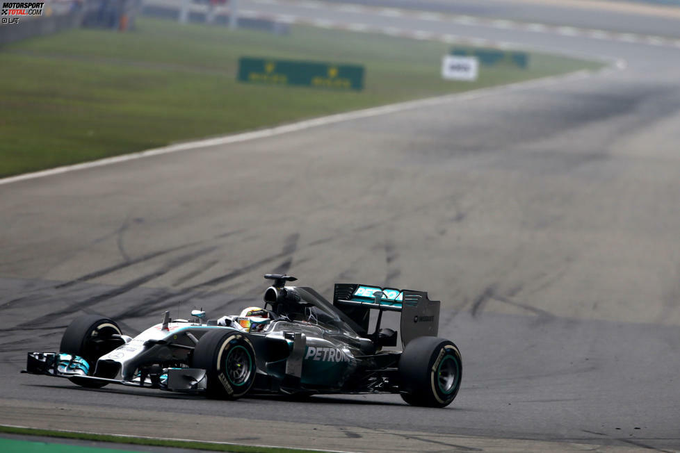 The Times (Großbritannien): „Eine Spazierfahrt im Park – mehr war das nicht für Lewis Hamilton, als er in Schanghai zu seinem Grand-Prix-Sieg-Hattrick fuhr.“