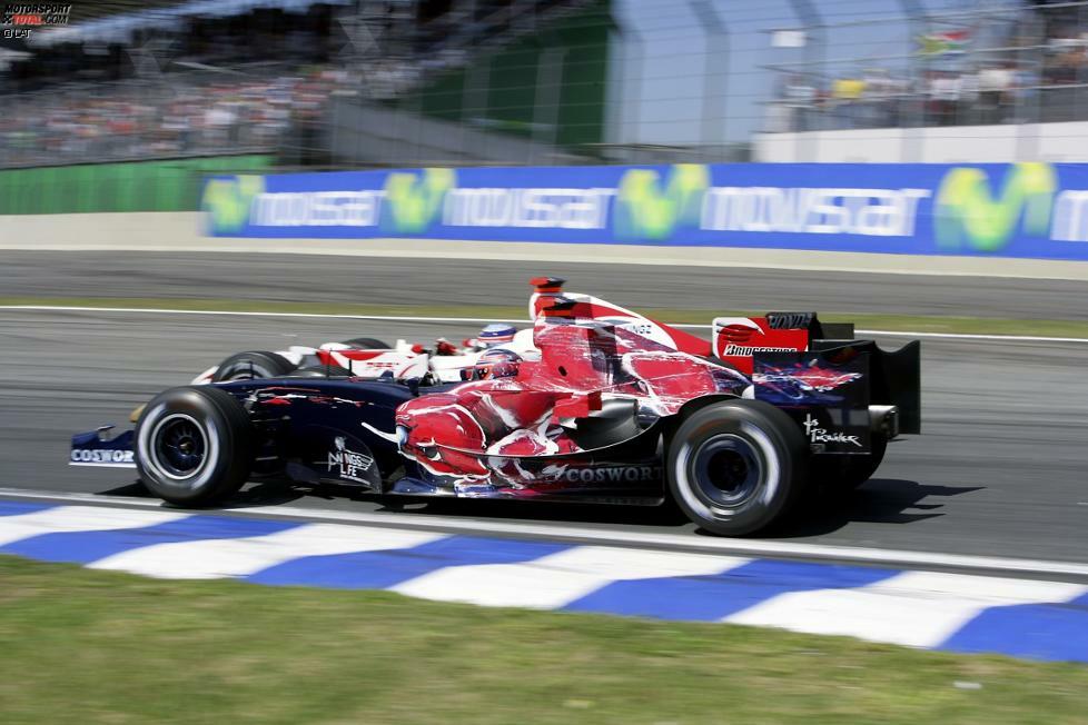 Vitantonio Liuzzi (2005-2011): Bereits in Red-Bull-Farben wird Liuzzi 2004 in überlegener Manier letzter Meister der internationalen Formel 3000. In der Saison 2005 sitzt er bei vier Rennen anstelle von Christian Klien im zweiten Red-Bull-Cockpit, 2006 und 2007 geht er für Toro Rosso an den Start, erwirbt sich dort aber den Ruf eines schlampigen Talents. Auch bei Force India kann sich der Italiener 2009 und 2010 nicht durchsetzen.