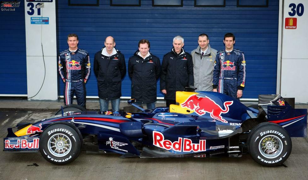 2008: Auch der RB4 erblickt vor einer Garage das Licht der Welt. Genauso schmucklos präsentiert sich Red Bull dann auch in der Saison: Während Mark Webber immerhin Elfter wird, fährt Teamkollege Coulthard nur zweimal in die Punkte und erklärt seinen Rücktritt zum Saisonende. Zu diesem Zeitpunkt liegt man übrigens zehn Punkte hinter Juniorteam Toro Rosso