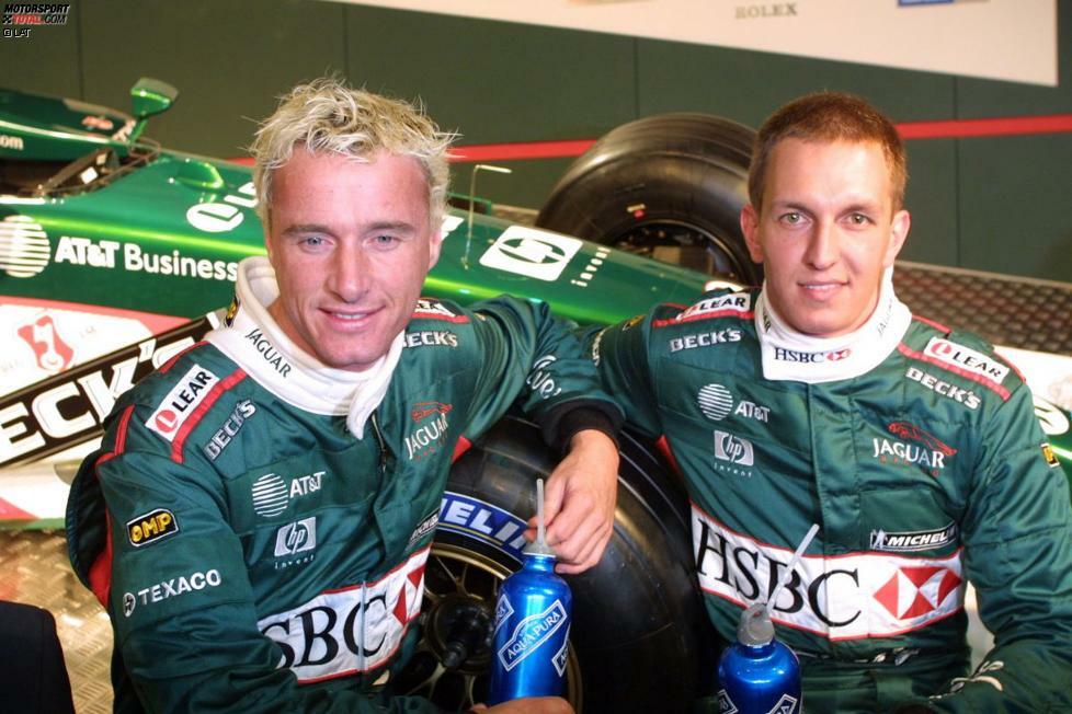 2001: Mit Paradiesvogel Irvine geht es auch in die nächste Saison. An seiner Seite ist Luciano Burti, der allerdings bereits nach vier Rennen wieder gehen darf und von Pedro de la Rosa ersetzt wird. Mit Platz drei in Monaco ist es auch Irvine, der für den ersten Podestplatz des Teams sorgt.
