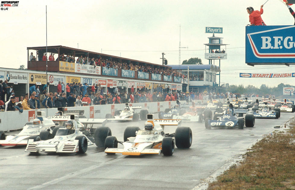Beim verregneten Großen Preis von Kanada holt Revson seinen zweiten Sieg der Saison 1973. Dieses Mal ist der Vorsprung deutlich größer: Emerson Fittipaldi auf Rang zwei hat über 30 Sekunden Rückstand.