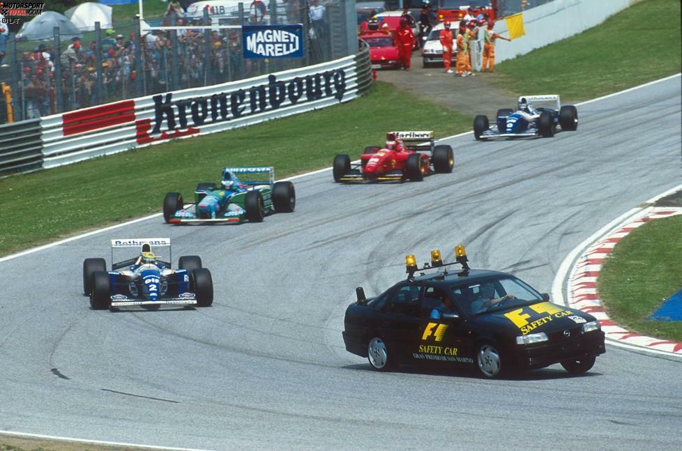 Erstmals wird das Safety-Car in Kanada 1973 eingesetzt, erst Anfang der 1990er-Jahre kommt es wieder in Mode. Nach dem Grand Prix von Brasilien 1993 kommt es auch beim Horror-Wochenende 1994 in Imola zum Einsatz, wo die zu niedrige Geschwindigkeit später als möglicher Grund für Ayrton Sennas Unglück diskutiert wird, weil die Piloten die Reifen nicht auf Temperatur bringen.