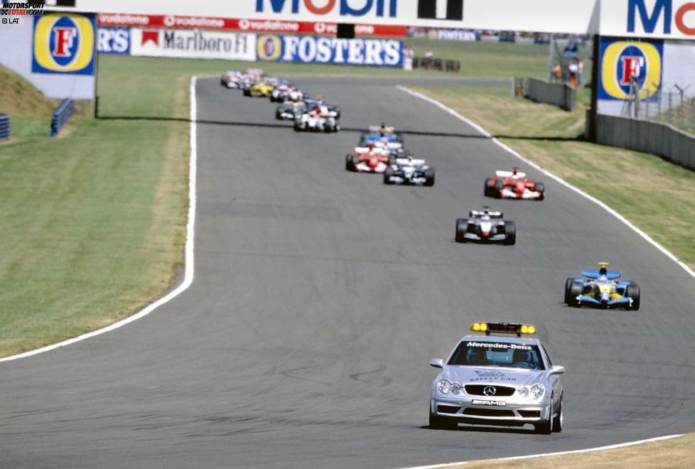 2003 muss das Safety-Car in Silverstone ausrücken, weil ein verrückter Priester auf die Strecke läuft und beinahe eine Katastrophe verursacht. Mayländer verhindert Schlimmeres.