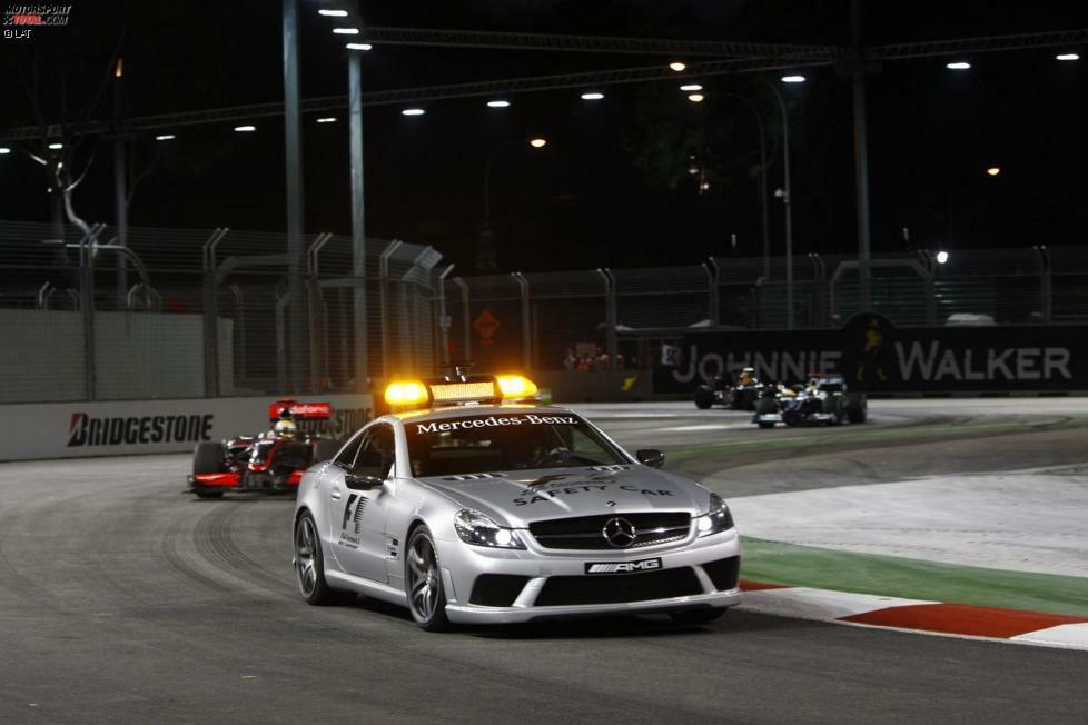 Auch 2009 in Singapur spielt das Safety-Car eine rennentscheidende Rolle: Auf geheimen Befehl der Box knallt Renault-Pilot Nelson Piquet jun. in die Mauer, um für eine Safety-Car-Phase zu sorgen, die Teamkollegen Fernando Alonsos Strategie begünstigt. Die Rechnung geht auf. Später werden Teamchef Briatore und Technikchef Symonds für die linke Aktion gesperrt.