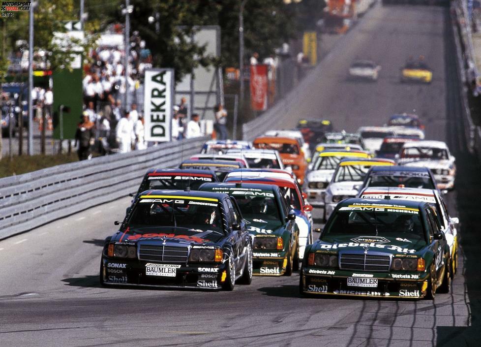 Bernd Schneider startet erstmals 1986 in der DTM, damals noch als Ford-Junior. Der große Durchbruch gelingt ihm aber erst mit Mercedes, wo er ab 1991 ins Lenkrad greift. Hier zu sehen sind Schneider und seine Markenkollegen im Jahr 1992.