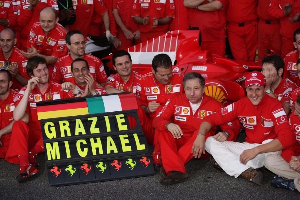 Nach einigen harten Aufbaujahren folgen Triumphe in Serie: Die Ära von Michael Schumacher bei Ferrari geht in die Geschichte der Formel 1 ein