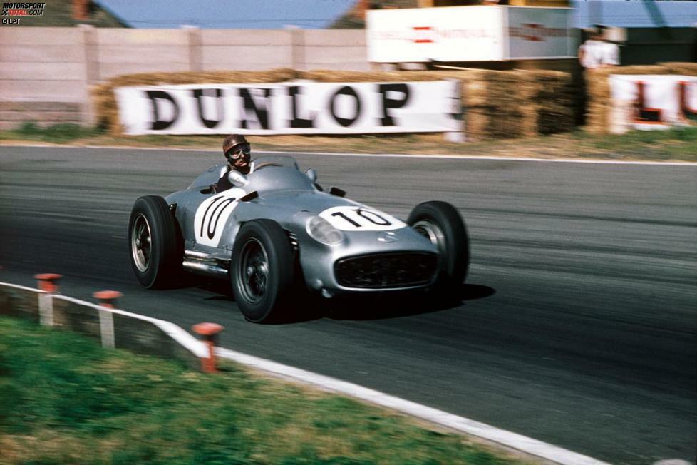 Der Argentinier liefert sich im Kampf um die WM-Titel der Jahre 1954 und 1955 ein erbittertes Duell mit seinem Teamkollegen Stirling Moss, bei dem er aber jeweils die Oberhand behält.