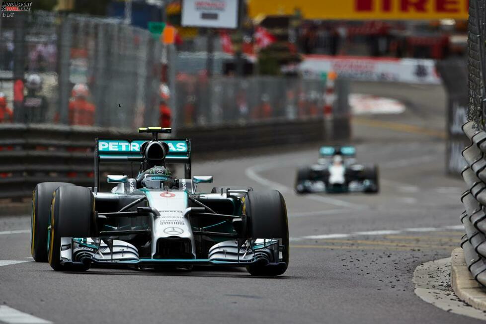 2014 ist Mercedes zurück an der Spitze der Formel 1: Der W05 ist da mit Abstand beste Auto, Nico Rosberg und Lewis Hamilton machen die WM unter sich aus und machen Mercedes damit genau 60 Jahre nach dem ersten Titel wieder zum Formel-1-Weltmeister.