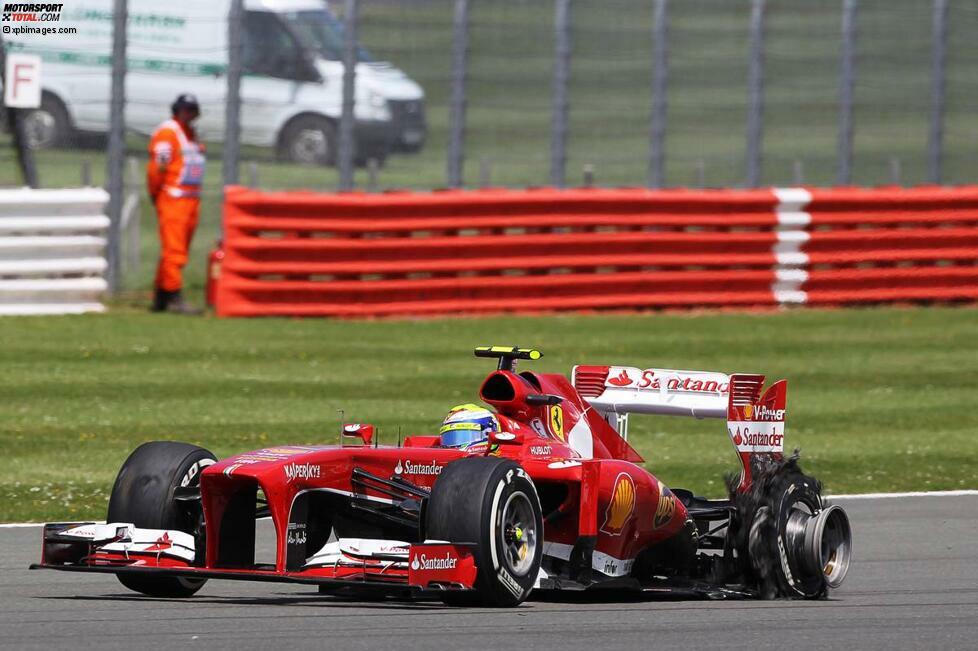 Nur kurze Zeit später ging es mit Felipe Massa weiter. Auch dem Ferrari des Brasilianers flog der Gummi um die Ohren. Aber auch er konnte das Rennen  fortsetzen und wäre es bei diesen beiden Vorfällen geblieben, hätte es wohl noch als Zufall durchgehen können, dass es ebenfalls der linke Hinterreifen war, der sich verabschiedet hatte.