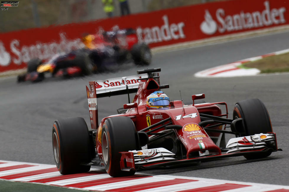 Lokalmatador Alonso hat nach dem dritten Boxenstopp keine Chance mehr, Vettel hinter sich zu halten, fährt aber den sechsten Platz sicher ins Ziel. Ferrari hat damit seit einem Jahr kein Rennen mehr gewonnen.