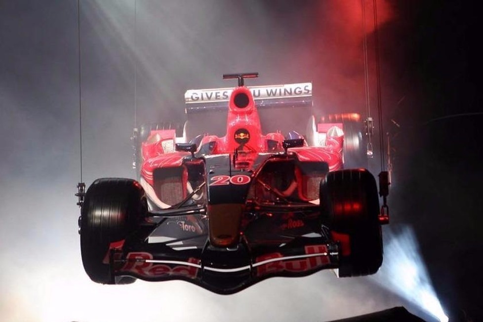 Die Jungbullen sind los: So stellte Toro Rosso seit 2006 seine neuen Formel-1-Boliden vor