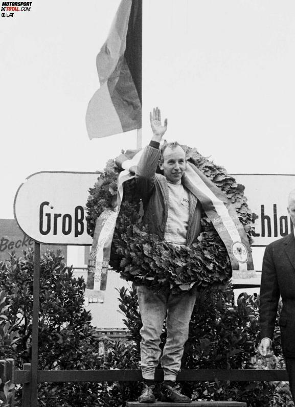 Zwei Siege, drei zweite und ein dritter Platz bei zehn Läufen bedeuten am Ende der Saison Rang eins in der Gesamtwertung. John Surtees ist Formel-1-Weltmeister!