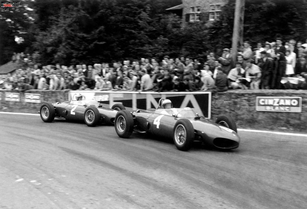 1961: Phil Hill und Wolfgang Graf Berghe von Trips kämpfen für Ferrari um den WM-Titel. Sowohl der US-Amerikaner als auch der Deutsche gewinnen zwei Rennen. Bei Hills zweitem Saisonsieg allerdings ist von Trips schon nicht mehr am Leben. Als WM-Spitzenreiter angereist, kollidiert er in Monza mit dem Lotus von Jim Clark, wird aus seinem Ferrari geschleudert und zieht sich tödliche Verletzungen zu. Am Saisonende ist Hill mit einem Punkt Vorsprung auf von Trips Champion.