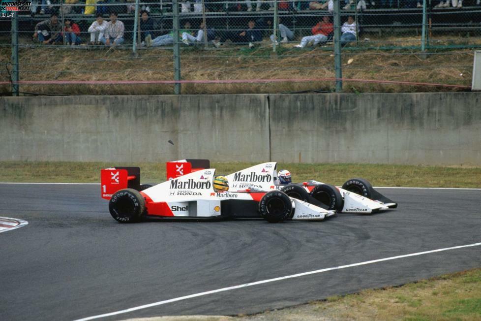 1989: Wieder kämpfen Alain Prost und Ayrton Senna als McLaren-Teamkollegen um den WM-Titel. Nachdem sich Senna im Jahr zuvor durchsetzte, ist es diesmal Prost, der sich die Krone aufsetzt. Dies allerdings vor dem Hintergrund der viel diskutierten Kollision in Suzuka, infolge derer Senna disqualifiziert wird.