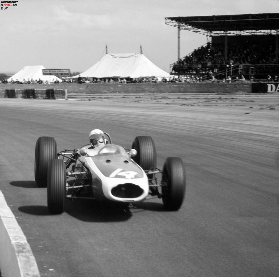 Der Tod von John Taylor im September 1966 ist an Tragik kaum zu überbieten. Der Brite erleidet bei einem Feuerunfall im Grand Prix von Deutschland im Bereich Flugplatz schwere Verbrennungen. Jacky Ickx rettet ihn aus dem brennenden Auto. Taylor scheint wenige Wochen später genesen, verstirbt jedoch an einer Brandwundeninfektion im Krankenhaus in Koblenz.