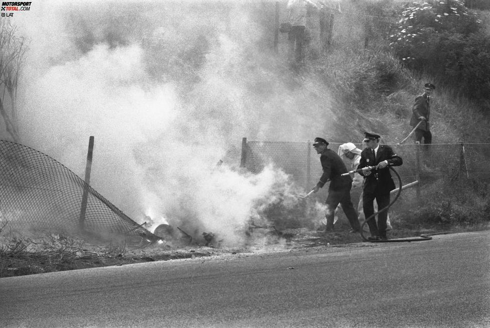 Zandvoort, 21. Juni 1970: Der Brite Piers Courage wird ein Opfer des Leichtbaus und der schlechten Rettungsmaßnahmen in Zandvoort. Sein De-Tomaso-Ford fängt nach einem Einschlag schnell Feuer, die Magnesium-Karosserie ist nicht zu löschen. Courage verbrennt vor den Augen der spät eintreffenden Feuerwehr.