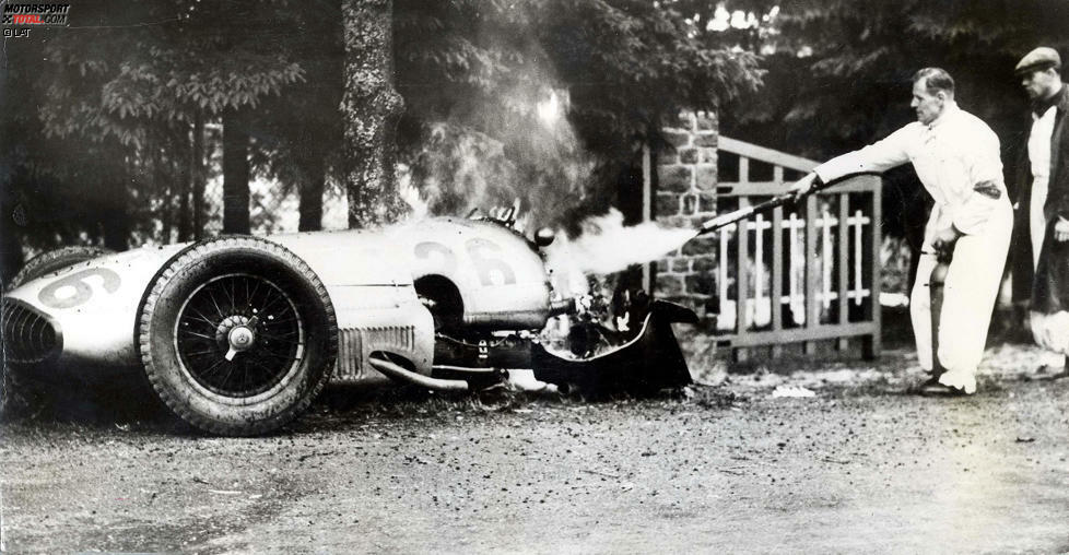 Typisch ist für die Rennen in Spa hingegen von Beginn an das unberechenbare Wetter der Ardennen mit seinen häufigen Regenschauern. Diese Bedingungen werden 1939 dem Briten Richard 