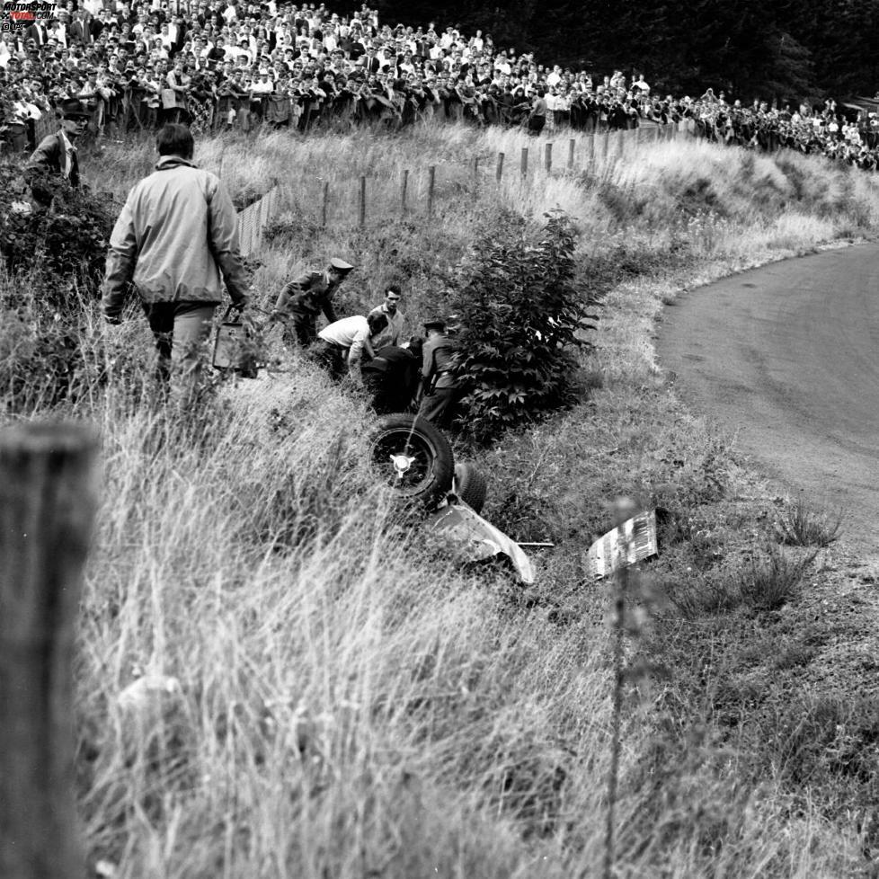 Doch auch die Nürburgring-Nordschleife ist eine alles andere als ungefährliche Rennstrecke, wie sich im Laufe der Jahre zeigen soll. Insgesamt fünf Fahrer lassen bei Unfällen im Rahmen der Formel 1 auf dem Eifelkurs ihr Leben.