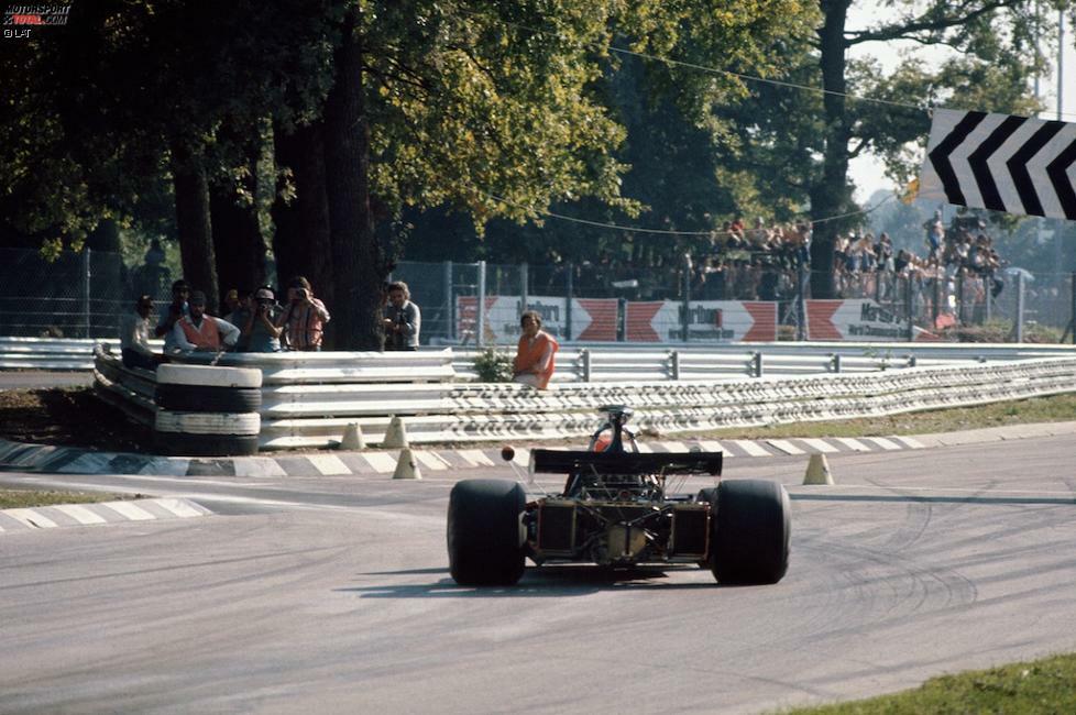 Schluss mit dem Geschwindigkeitswahn: 1972 kommen erstmals Schikanen, unter anderem vor der Curva Grande, zum Einsatz, um die Top-Speeds zu drosseln. Zwei Jahre später wird auch die Ascari-Passage entschärft.