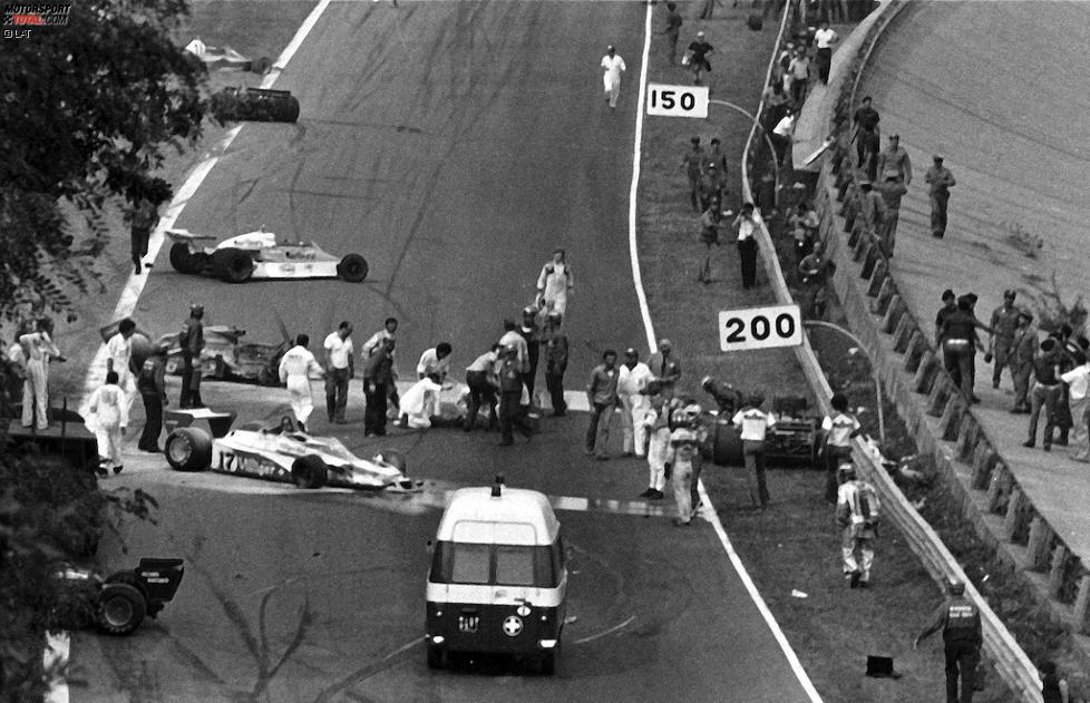 Die wechselvolle Monza-Geschichte schreibt wieder ein dunkles Kapitel, als 1978 Ronnie Peterson ums Leben kommt. Der Schwede fällt einer Massenkarambolage unmittelbar nach dem Start zum Opfer. Sein Lotus fängt Feuer, aus dem ihn die Fahrerkollegen James Hunt, Clay Regazzoni und Patrick Depailler befreien. Erst nach 20 Minuten ist das medizinische Personal zur Stelle, um die schweren Beinverletzungen Petersons zu versorgen. Er stirbt einen Tag später in einer Mailänder Klinik an einer Embolie, was Mario Andrettis gewonnen WM-Titel zur Nebensache degradiert.