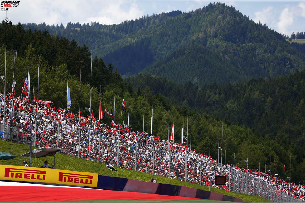 Nach einer zehnjährigen Pause kehrt die Formel 1 2014 auf den mittlerweile in Red-Bull-Ring umbenannten Kurs zurück und feiert dort ein rot-weiß-rotes Fest.