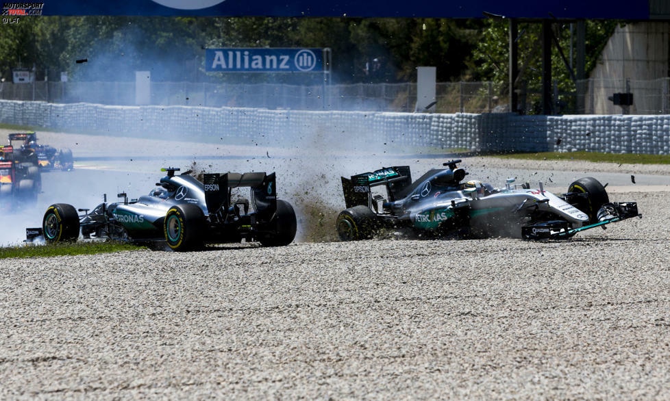 2016 gibt es mit Max Verstappen einen weiteren Premierensieger. Der Niederländer war erst vor dem Rennen von Toro Rosso zu Red Bull geholt worden und profitiert von einer teaminternen Kollision bei Mercedes. Rosberg, der zuvor alle Saisonrennen gewonnen hatte, will Hamilton in der ersten Runde blocken, der kommt auf das Gras und rutscht in seinen Teamkollegen hinein.